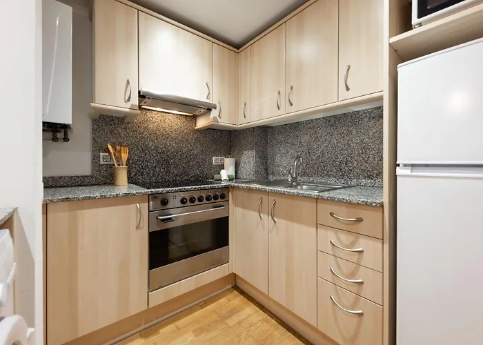 Bravissimo Sant Marti, Cosy 1-bedroom شقة خيرونا
