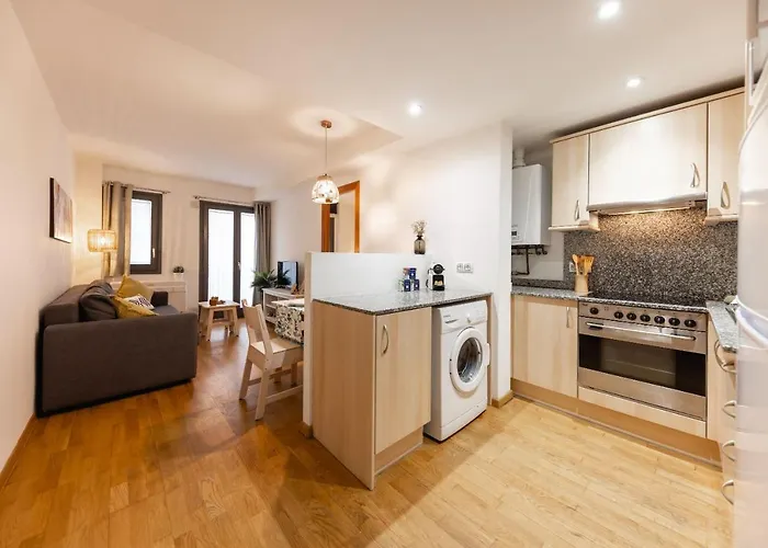 Bravissimo Sant Marti, Cosy 1-bedroom * خيرونا