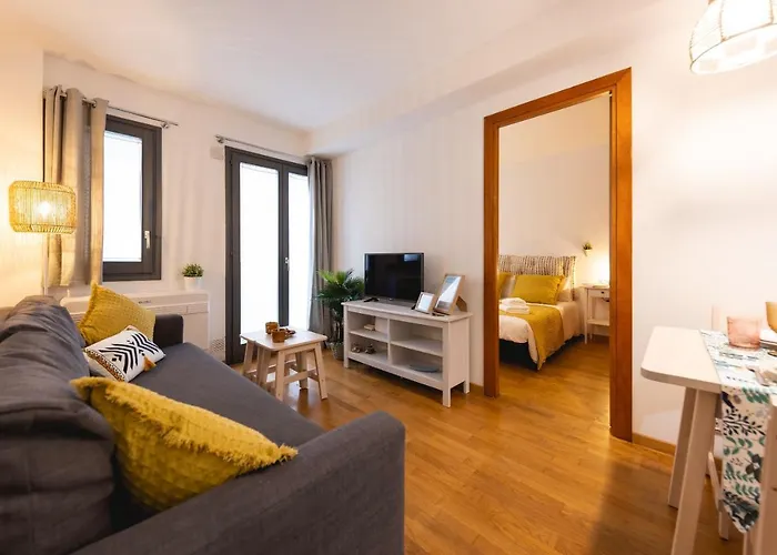 Bravissimo Sant Marti, Cosy 1-bedroom * خيرونا