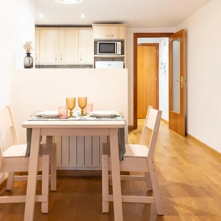 Bravissimo Sant Marti, Cosy 1-bedroom Appartement *